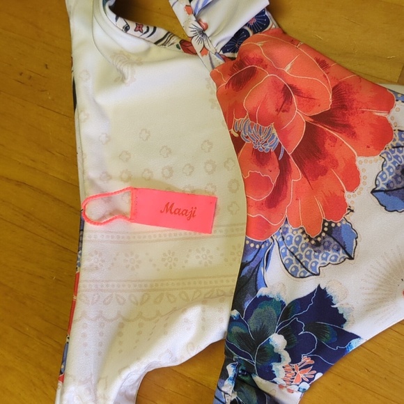 Maaji Reversible Cheeky Cut Ruffle Bottom - Happy Thoughts Kali NWOT Size small - Picture 10 of 10